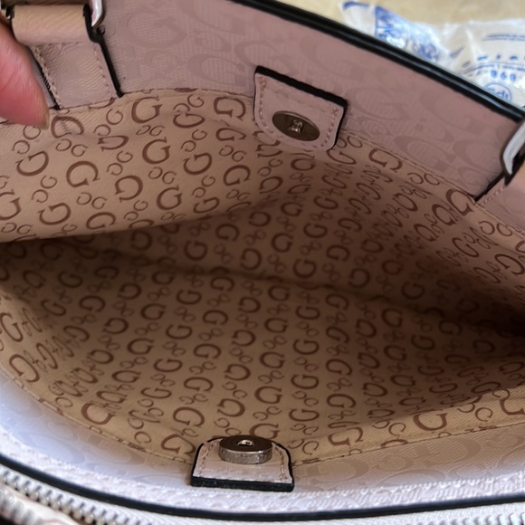 Guess Satchel/ Crossbody - Picture 13 of 15